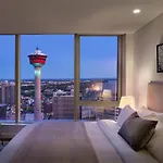 Award-Winning One-Bedroom Suite At Telus Sky