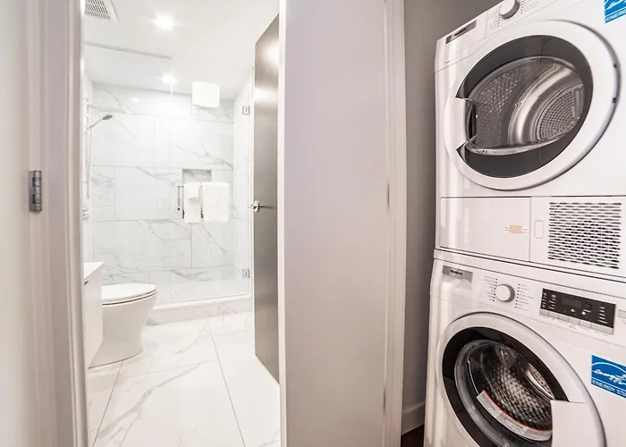 Award-Winning One-Bedroom Suite At Telus Sky